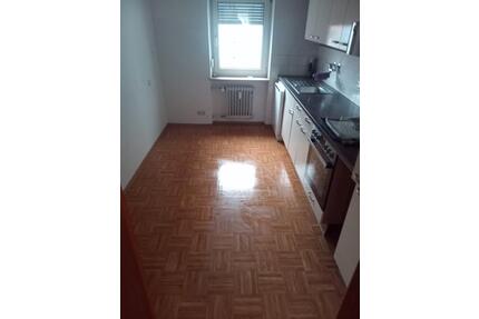 Zentrumsnahe 4 Zi. Whg. mit 2 Balkonen und Garage in Neumarkt Opf - Neumarkt in der Oberpfalz Altenhof