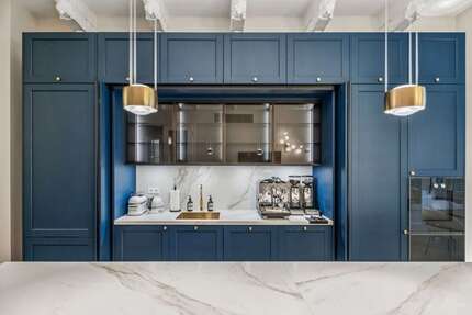 Haus zum Mieten in Düsseldorf-Oberkassel 17.000,00 € 475 m²
