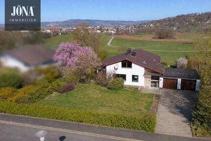 Großzügiger Bungalow mit Einliegerbereich, Ausbaupotenzial und idyllischem Grundstück - Kulmbach Herlas