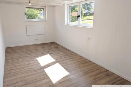 bezugsfreie 3-Zimmer Wohnung mit Garage bei Heidenheim - Nattheim