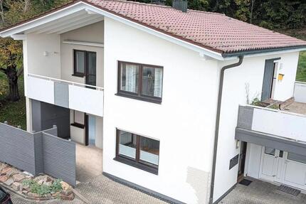 3-Zimmer-Wohnung mit 50 m² Terrasse, Balkon & offenem Dachstuhl - Biberach an der Riß