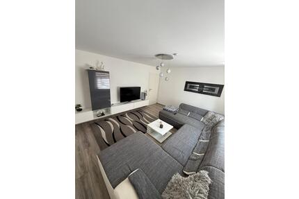 Helle 4-Zimmer EG-Wohnung im Zweifamilienhaus - Burgrieden