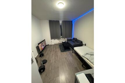 1 zimmer Wohnung - 890,00&nbsp;EUR Kaltmiete, ca.&nbsp; 100,00&nbsp;m&sup2;&nbsp;Wohnfl&auml;che in München (PLZ: 80809) Am Riesenfeld