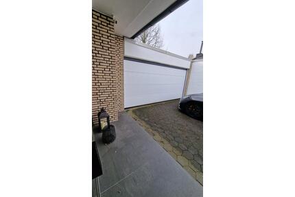 Sehr modernes Einfamilienhaus vom Unternehmer gebaut. - Wesel