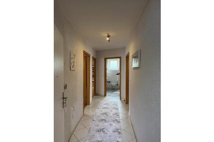 Charmante 3 Zimmer Eigentumswohnung mit Balkon und EBK - Braunschweig Broitzem