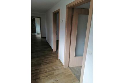 Moderne Wohnung zu vermieten - 1.070,00&nbsp;EUR Kaltmiete, ca.&nbsp; 120,00&nbsp;m&sup2; in Neustadt in Sachsen (PLZ: 01844)