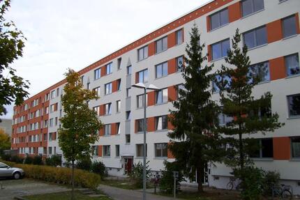 seniorengerechte 2-Zimmerwohnung mit Fahrstuhl und Balkon - Parchim