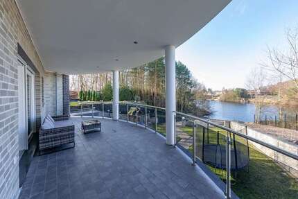 Haus zum Kaufen in Rastede 1.990.000,00 € 637 m²