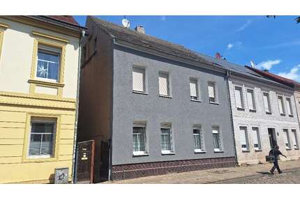Haus zum Kaufen in Sachsen-Anhalt - Burg 115.000,00 € 168 m²