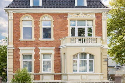 Großzügige 2 Zimmer-Wohnung mit Dachterrasse und 2 Stellplätzen in zentraler Lage - Bergisch Gladbach Kaule