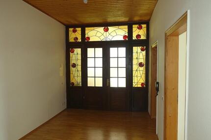 Charmante Altbauwohnung mit 2 Zimmern, EBK, Erker - Sonneberg