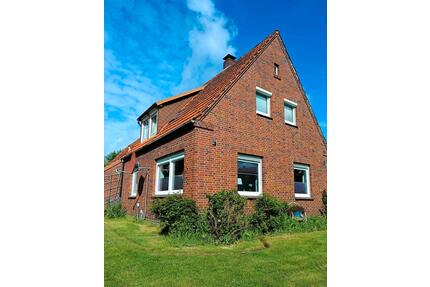 Haus mit großem Grundstück und zusätzlichem Bauplatz - Jever
