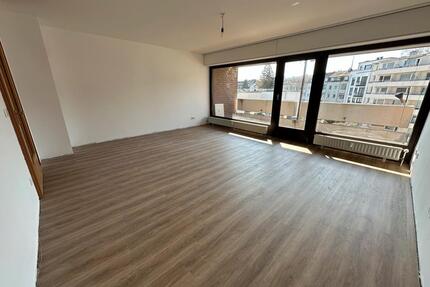 Erstbezug nach Sanierung einer 68qm 2 Zimmer Wohnung mit Balkon - Düsseldorf Düsseltal