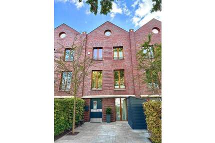 Traumhaftes Stadthaus (200m²) mit Garten in der Rummelsburger Bucht (in Berlins bester Lage)