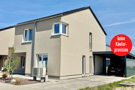 HORN IMMOBILIEN ++ Neuwertiges Einfamilienhaus in Neubrandenburg Obodritenstraße, EBK + Carport