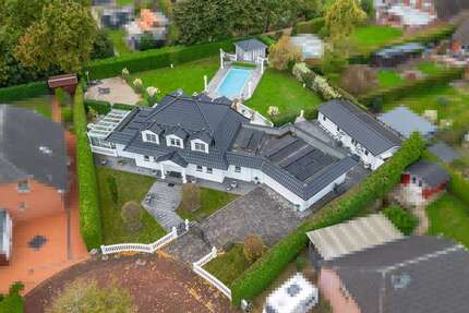 Haus zum Kaufen in Klein Offenseth-Sparrieshoop 1.399.000,00 € 230 m²