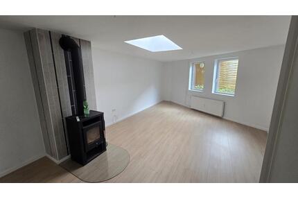 4-Zimmer-Wohnung mit Terrasse - 1.420,00&nbsp;EUR Kaltmiete, ca.&nbsp; 95,00&nbsp;m&sup2; in Rosdorf (PLZ: 37124)