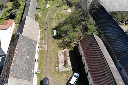 2 Seiten Bauernhof - 165.000,00&nbsp;EUR Kaufpreis, ca.&nbsp; 270,00&nbsp;m&sup2; in Bad Liebenwerda (PLZ: 04924)