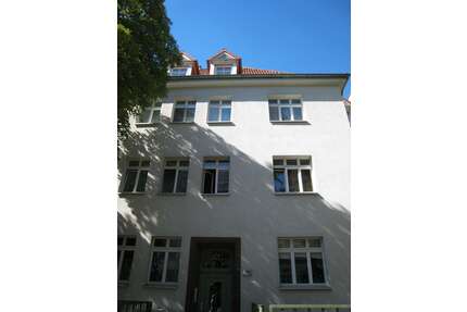 Wohnung zum Mieten in Halle 295,00 € 39.04 m²