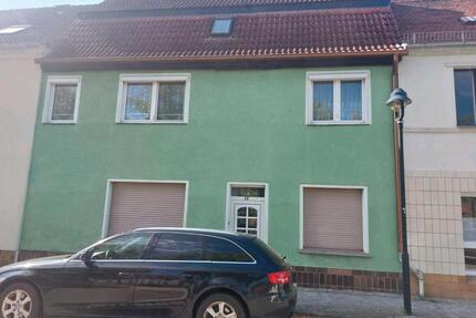 Haus mit schönem Garten - 95.000,00&nbsp;EUR Kaufpreis, ca.&nbsp; 150,00&nbsp;m&sup2; in Gommern (PLZ: 39245)