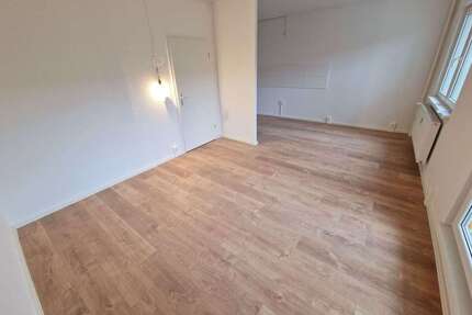Wohnung zum Mieten in Halle 400,00 € 50.5 m²