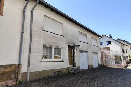 Haus zum Kaufen in Überherrn 79.000,00 € 150 m²