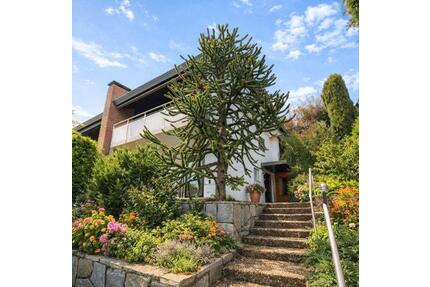 Freshly Renovated Semi-Detached House - Holzgerlingen