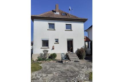 Gepflegtes Einfamilienhaus freistehend mit Garten und Garage - Biebesheim am Rhein