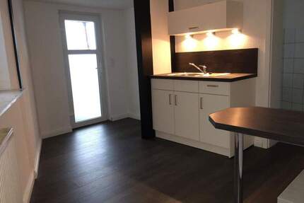 695 € warm: hübsche 2-Zi-Whg chic renoviert - 2 Minuten Fußweg zur Innenstadt - Eigener Eingang - Schleswig