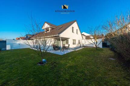 Exklusives Wohnen in vollendeter Harmonie! Neuwertiges EFH mit grüner Oase, 2 Garagen, 4 ASP u.v.m. - Frickenhausen