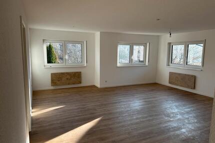 Exklusive Frisch renovierte 3 Zimmer Wohnung in Berwangen - Kirchardt