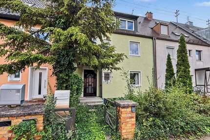 Haus zum Kaufen in Augsburg 469.000,00 € 143.57 m²