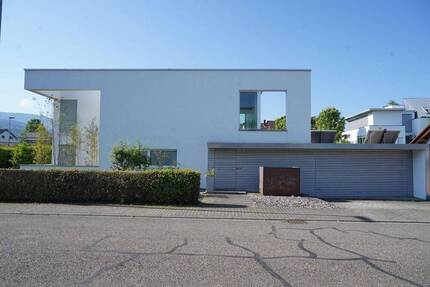 Architektenhaus im außergewöhnlichen Design in gehobener ruhiger, aber verkehrsgünstiger Lage - Bühl Stadtgebiet