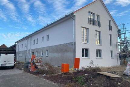 Erstbezug 2,5-Zimmer-Wohnung in Berge bei Nauen, barrierefrei & energieeffizient, 1. OG mit Südbalk.