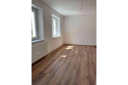 moderne, sanierte 2-Zi. Whg. inkl. Küche WG geeignet Straubing