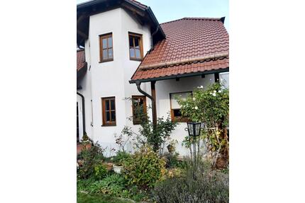 Gepflegtes Einfamilienhaus in ruhiger Stadtteilsiedlung - Pressath