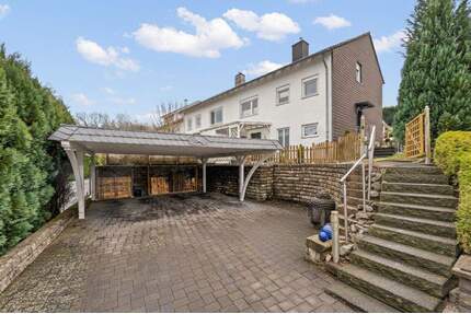 #KOMINOS IMMOBILIEN# Doppelhaushälfte mit Garten, Balkon & Kamin - Olpe