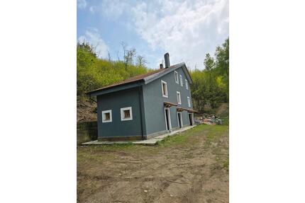 Haus zwischen Piemont und Ligurien im Wald zu verkaufen - Bad Endorf