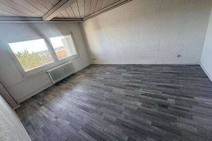 Schöne 4 Zimmerwohnung mit Loggia ab November - Babenhausen