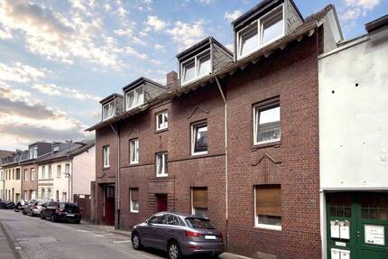 Erstbezug nach Kernsanierung - Modernisierte 2-Zimmer-Wohnung mit großer Wohnküche - Krefeld Stadtmitte