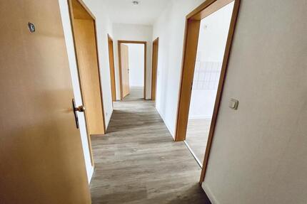 3 Raum Wohnung mit Ausblick & Balkon & Mietergarten in Gera-Untermhaus!