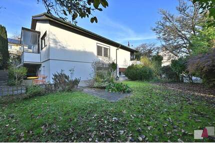 Einfamilienhaus mit Einliegerwohnung in bester Lage von Hauingen. - Lörrach