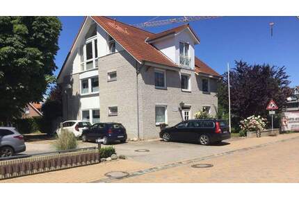 Sehr schöne Wohnung in guter Lage mit Terrasse und Stellplatz - Kellenhusen