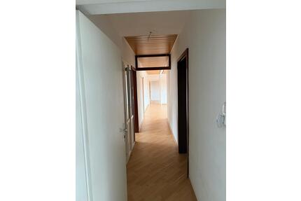 Eine große Wohnung in Aurich zu vermieten