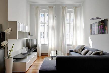 Kernsanierte 2-Zimmer-Altbauwohnung in ruhiger Innenhoflage - Berlin Mitte