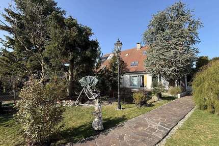 Haus zum Kaufen in Friedberg 895.000,00 € 183.13 m²