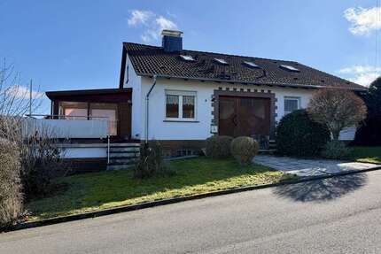 Haus zum Kaufen in Knüllwald Remsfeld 285.000,00 € 230 m² - Knüllwald / Remsfeld