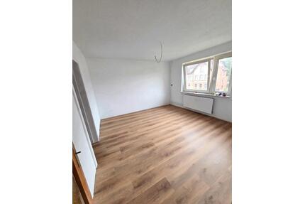 Frisch renovierte 3-Zimmer-Wohnung mit 2 Bädern & neuer Küche - Schwarzenbek