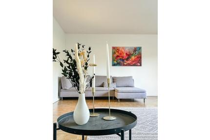 Vollmöblierte Wohnung, frisch renoviert in Hamburg Sasel nahe AEZ