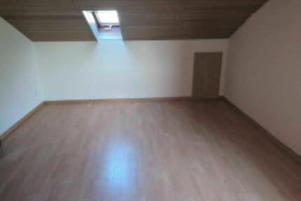 Schöne 2-ZKB-Dachgeschosswohnung in ruhiger Lage von Püttlingen